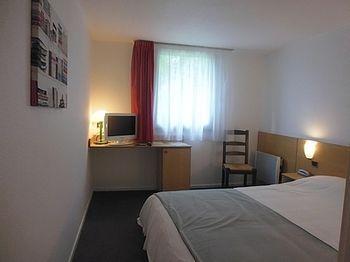 Hostellerie Des Enclos Guimiliau Εξωτερικό φωτογραφία