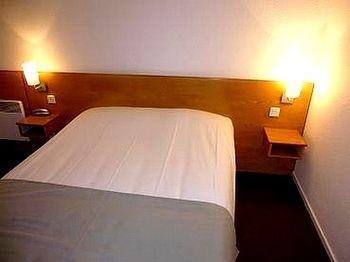 Hostellerie Des Enclos Guimiliau Εξωτερικό φωτογραφία
