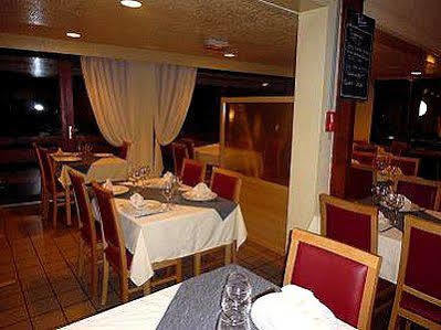 Hostellerie Des Enclos Guimiliau Εξωτερικό φωτογραφία